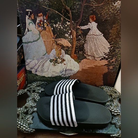 🩴🩴My Tackie Tee's Black&White Slides New!!! Size 8 U.S.A.,A Fabulous Gift.💝🎁 - Picture 2 of 13